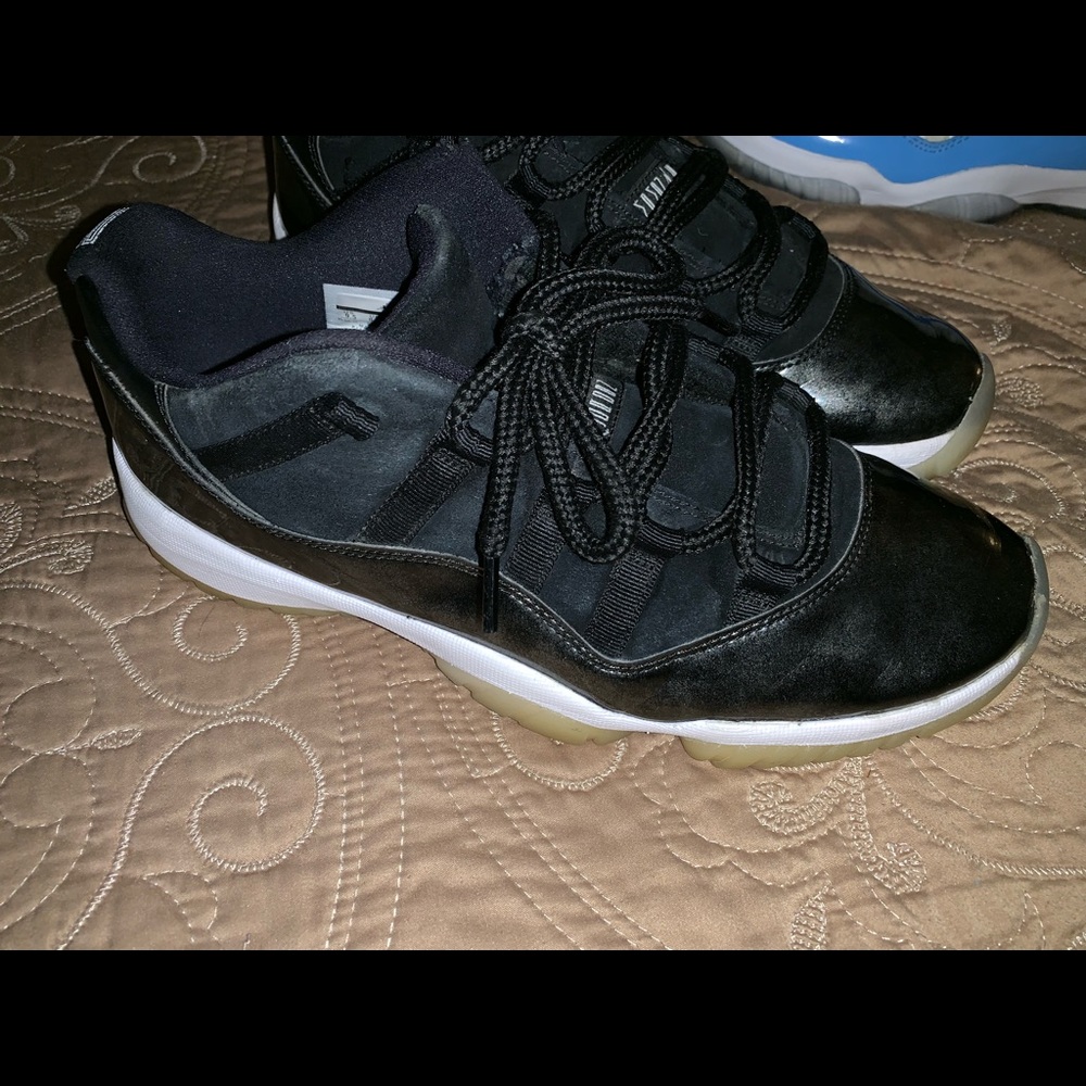 Jordan 11 - Picture 2 of 3